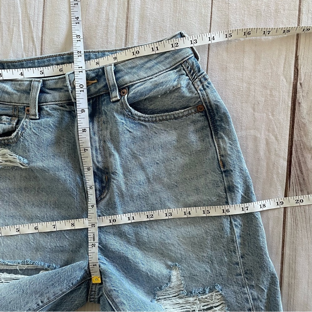American Eagle Highest Rise Mom Jeans Women’s 00 Blue Distressed Ripped Comfort - Picture 13 of 14